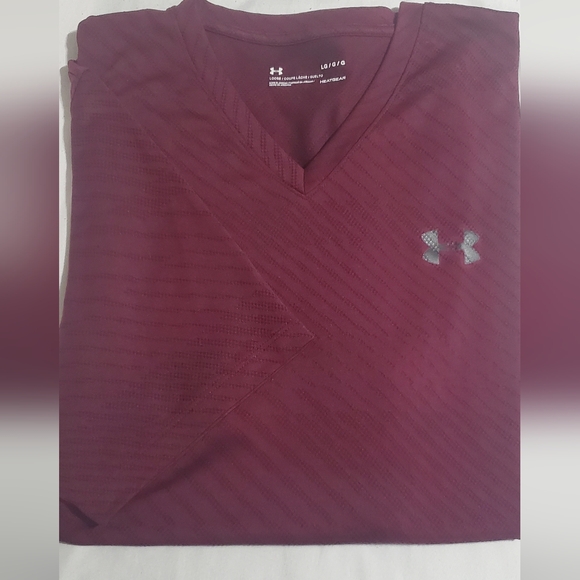 Under Armour Burgundy V-Neck Tee. SzL - Picture 1 of 6